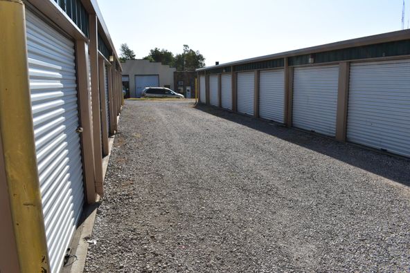 408 E Bond St, Monett, MO 65708